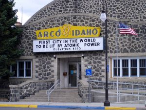  Photo of Main St., Arco, Idaho. Photo by Squelle.