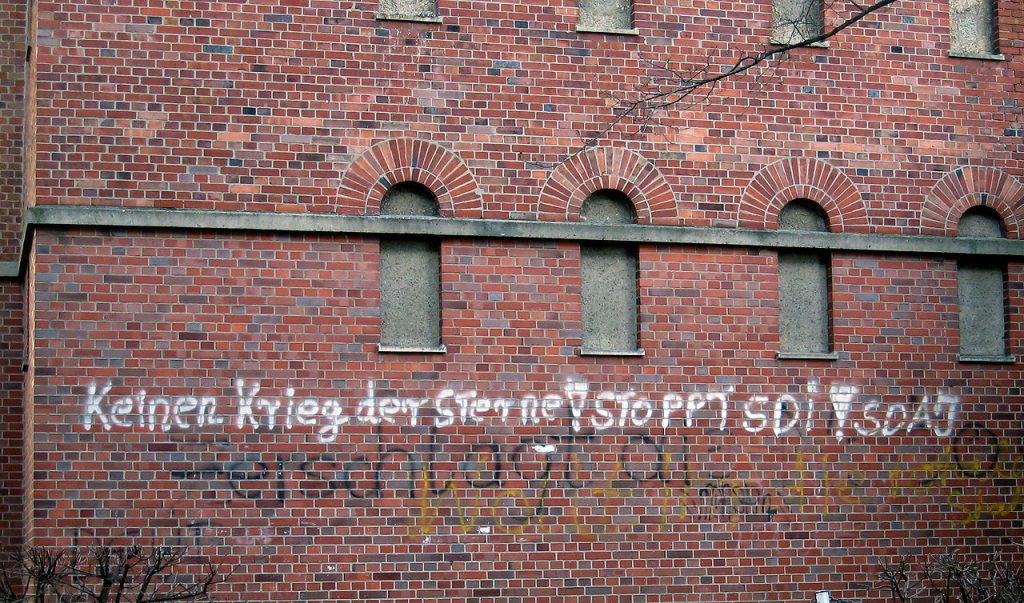 Graffiti in West Germany, "No star wars! Stop SDI!" 1986 